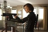 Malgré sa médiocrité, Resident Evil : Retribution aura droit à une suite, le 5e chapitre de la saga ayant rapporté 221 M$ dans le monde. Le 6e volet n'a pas encore de titre officiel, en revanche sa sortie est déjà programmée et fixée au 12 septembre 2014.