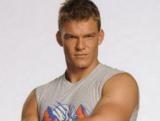 Alan Ritchson interprètera Gloss dans le reboot de "Teenage Mutant Turtles" (suite ci-dessous)