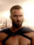 Distribué le 7 août 2013, "300 :"Rise of an Empire" de Noam Murro n'est ni une préquelle ni une suite du "300" de Zack Snyder...