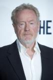 Ridley Scott dirigera, et coproduira avec Simon Kinberg et Aditya Sood pour la Fox, "The Martian" (voir ci-dessous).