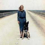 Neil Marshall produit le thriller surnaturel "Dark Signal" avec en vedette Cinzia Monreale ("L'Au-delà" de Lucio Fulci)(voir ci-dessous)