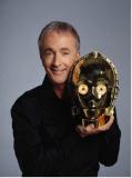 Kenny Baker (R2-D2) et Anthony Daniels (C-3P0) seront les invités d'honneur de Paris Comics Expo (voir ci-dessous)