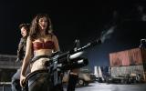 Rose McGowan dirige son premier long-métrage, le thriller psychologique "The Pines".... (voir ci-dessous)