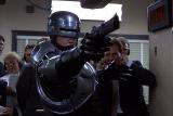 Neill Blomkamp  (District 9)  va s'attaquer à «RoboCop» !